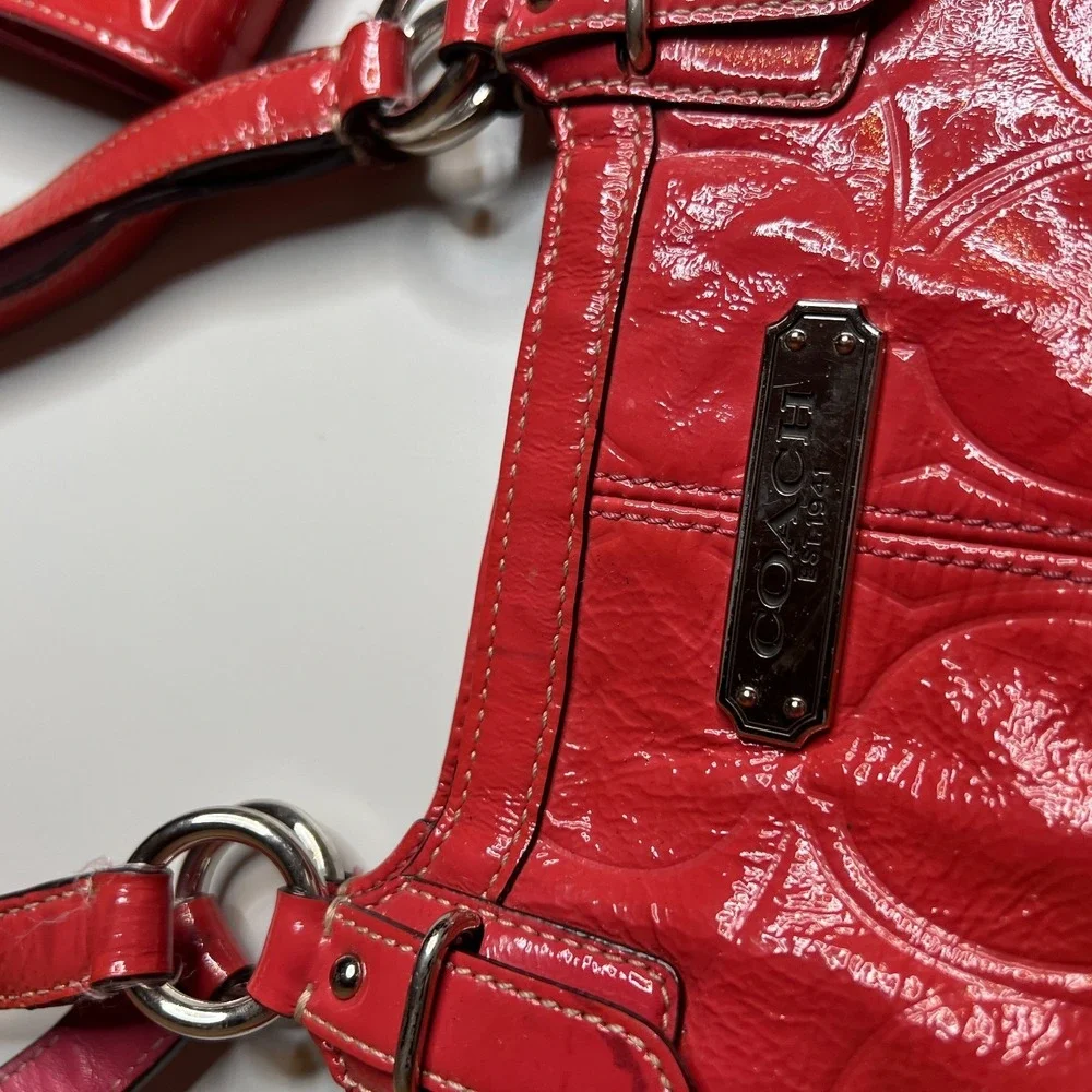 Coach Gallery Tote & Wallet Set – Red Patent Leather Embossed Signature, Style